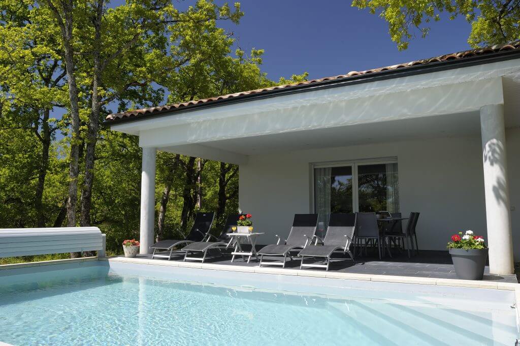 villasoccitanes les cayrous piscine 8 m x 4 m au sel sécurisée avec volet électrique